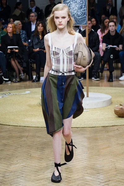 Look 22